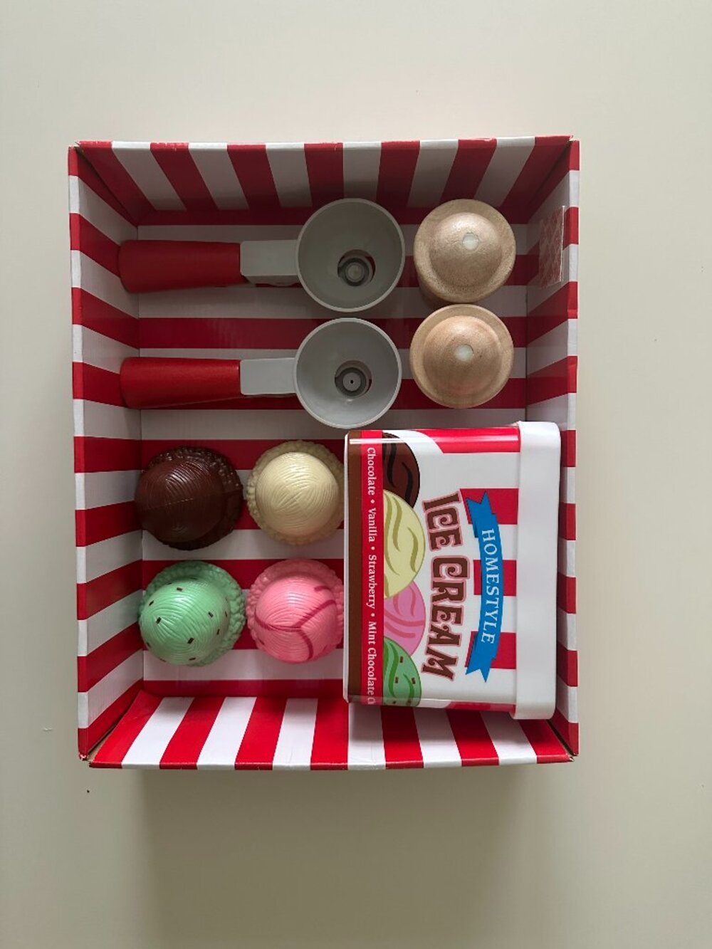 Melissa & Doug ice cream playset